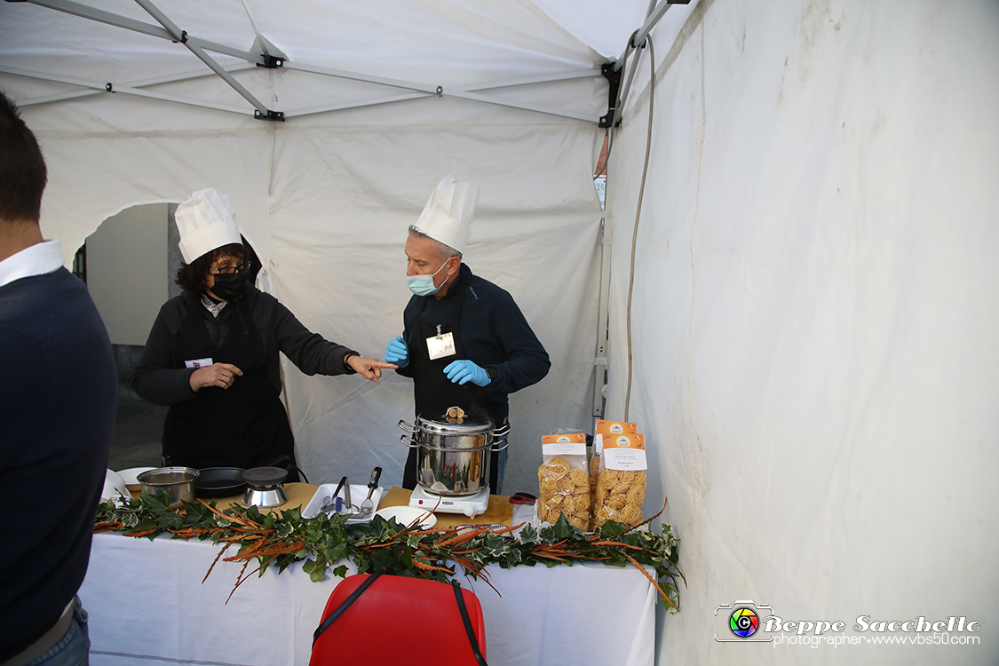 VBS_5923 - 10.ma Fiera Nazionale del Tartufo e Fiera dei Santi.jpg